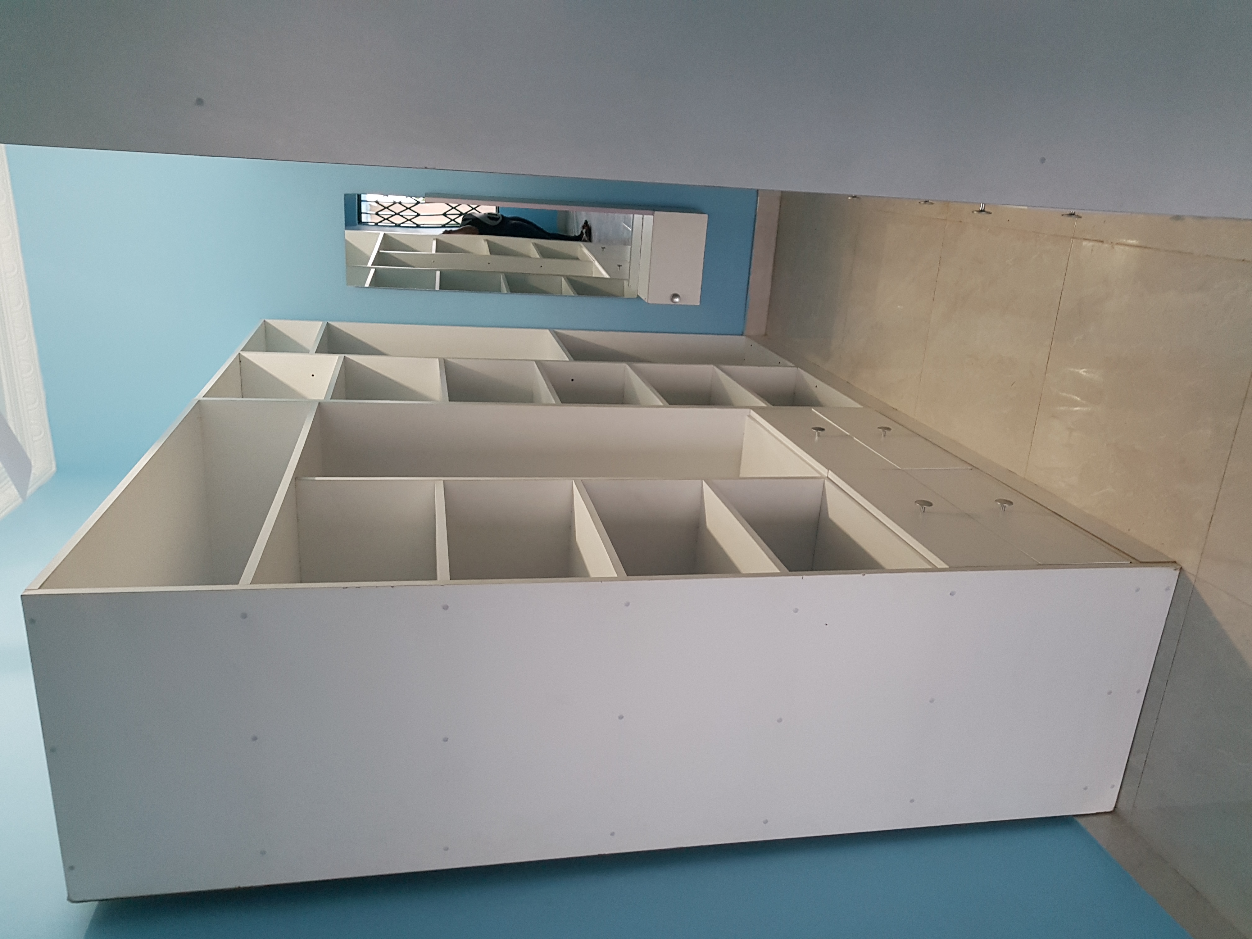 Open wardrobe system — walk-in dressing room, Nmai Dzorn